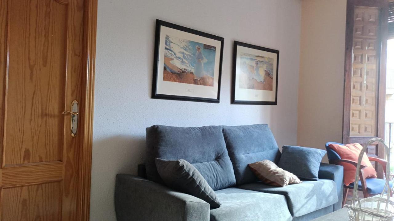 Single Room In Center Of Granada Bagian luar foto