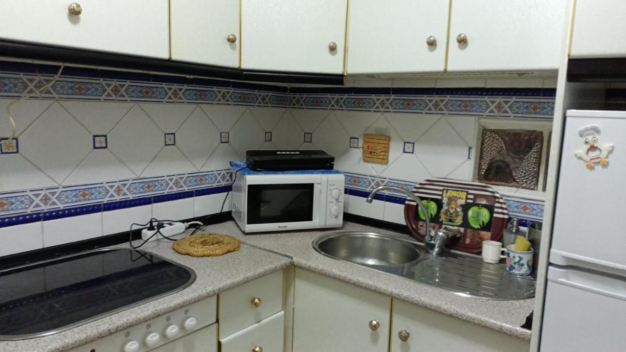 Single Room In Center Of Granada Bagian luar foto