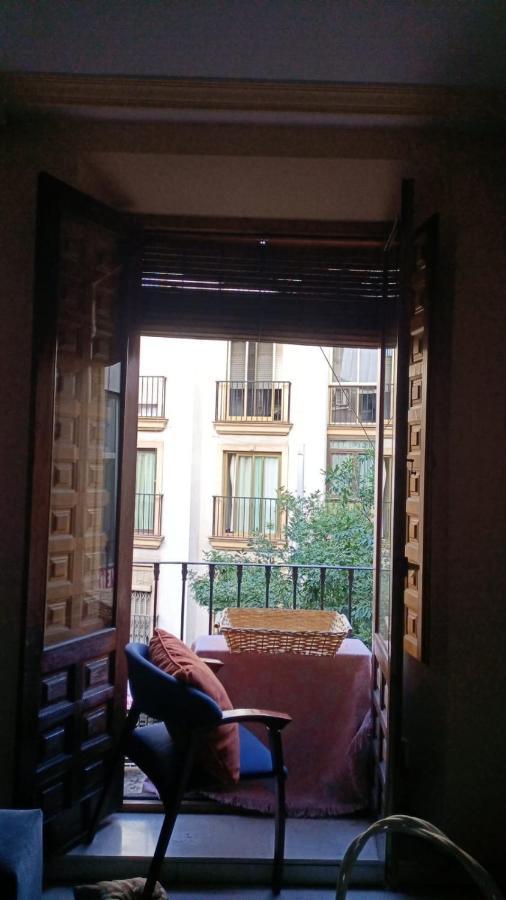 Single Room In Center Of Granada Bagian luar foto